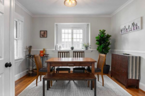 Cincy East Side Cottage with Bike trail and delicious food and the best of Hyde Park